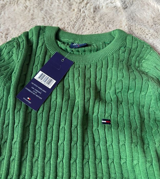 НОВИ Дамски пуловери Tommy Hilfiger - XS/S