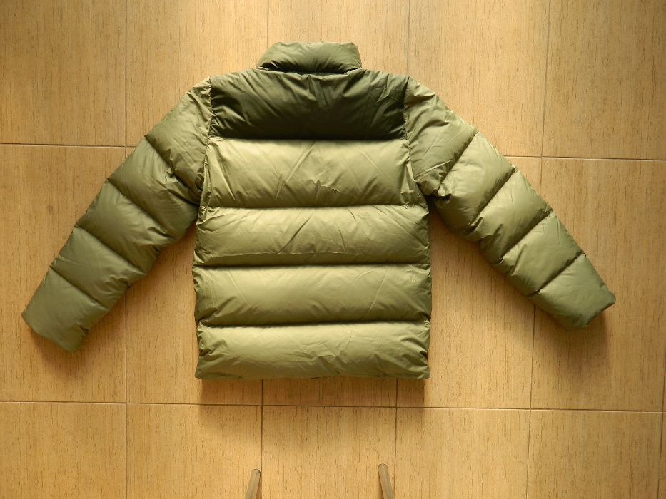 Jacheta Nike, NOUA, marimea S, cu puf gasca, fara gluga, 495 lei