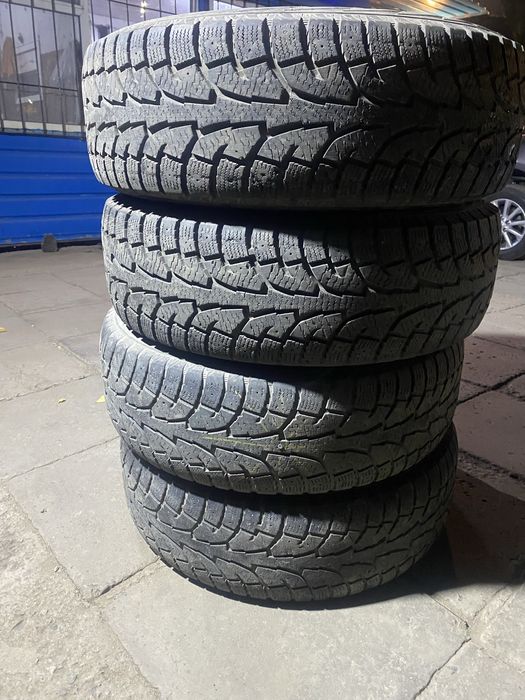 Продам комплект резины Hankook 265/75/16