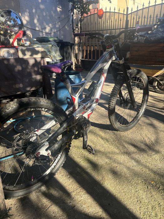 Yt tues 2.0 world cup limited edition