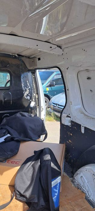 Renault Kangoo pentru marfa