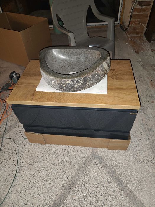 Мивка от естествен камък