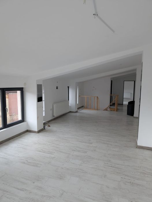 VILA Buzești - Demisol + Parter + 1 ETAJ  +130MP CURTE+ CONTAINER