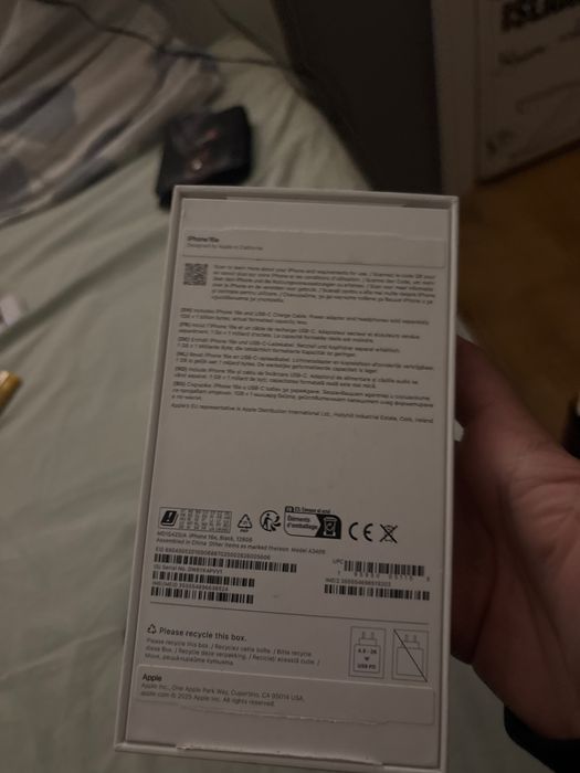 iPhone 16e с  кутия  и кабел чисто нов 126gb