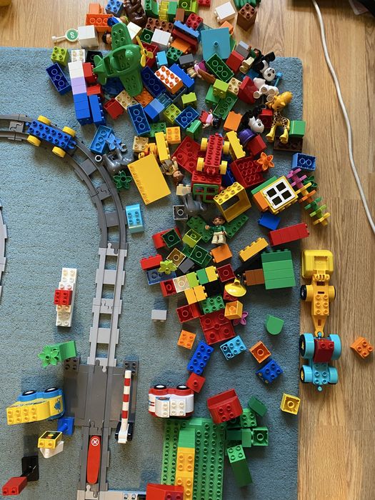 Trenuri Lego Duplo cu motor electric