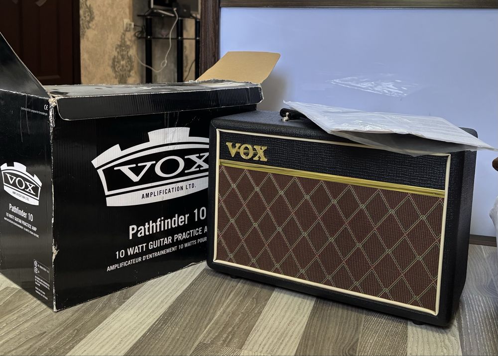 Усилитель для электрогитары; VOX