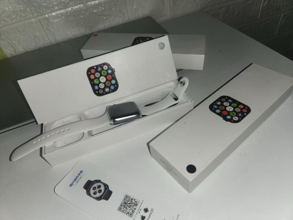 Smart часовници в три цвята