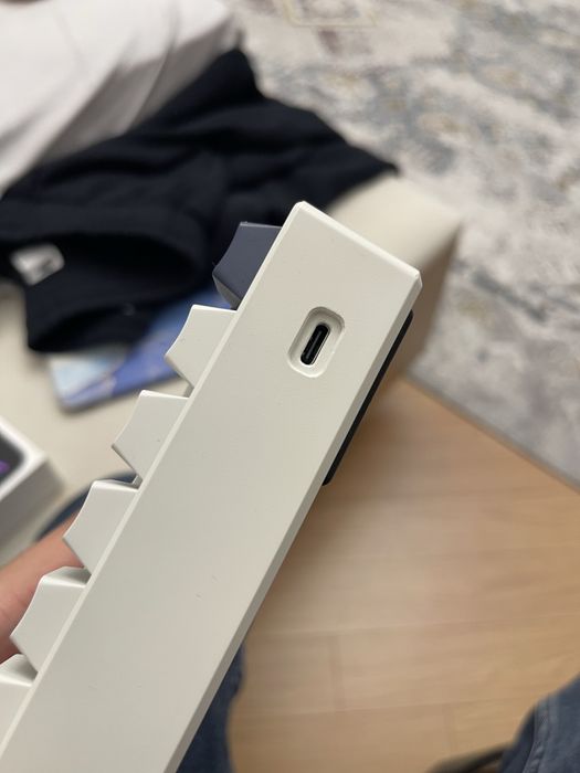 Продается клавиш