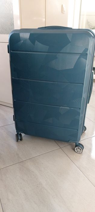 Продавам куфари 2ва броя