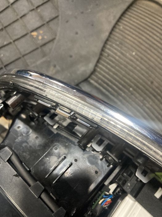 Mercedes w221 face Централна лайсна с часовник