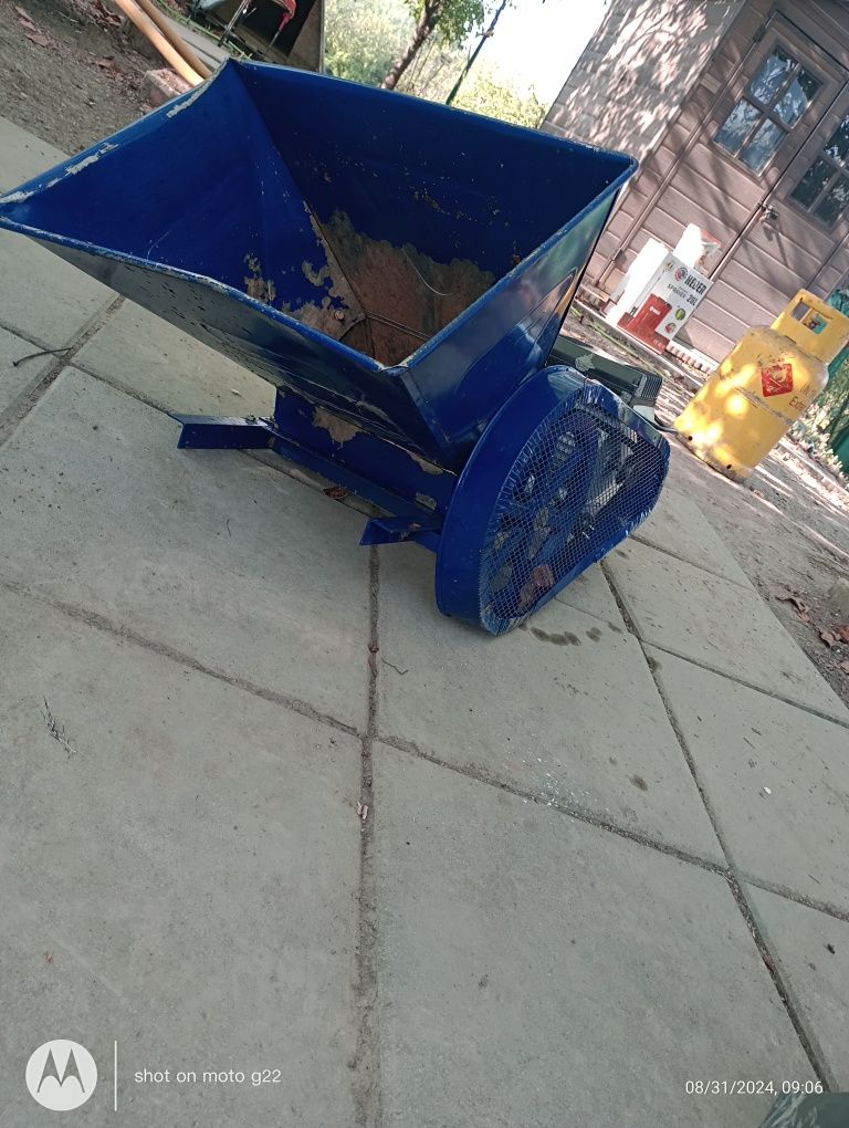Tocator fructe cu motor puternic