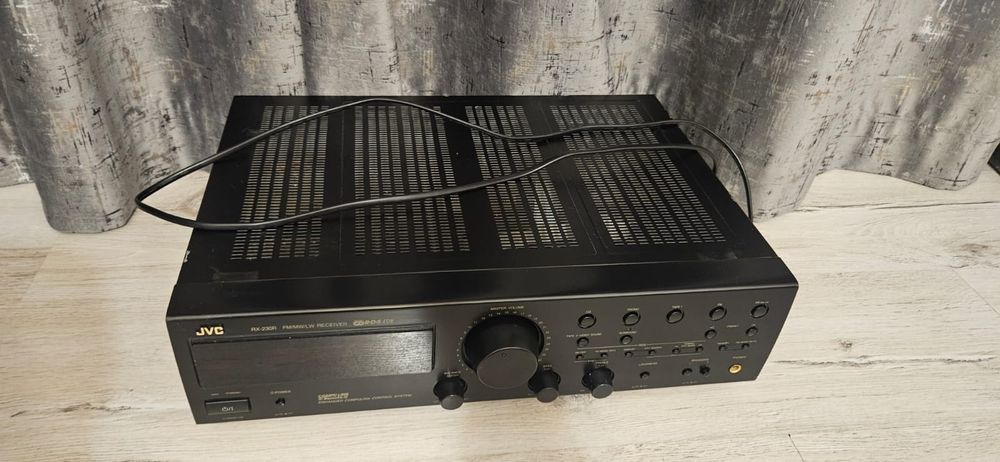 Amplificator JVC perfect funcțional