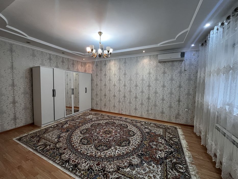 3 бөлмелі үй ұзақ мерзімге жалға беріледі. Үй жып-жылы. Таза.