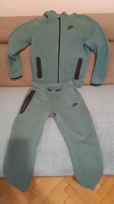 Trening Nike Tech