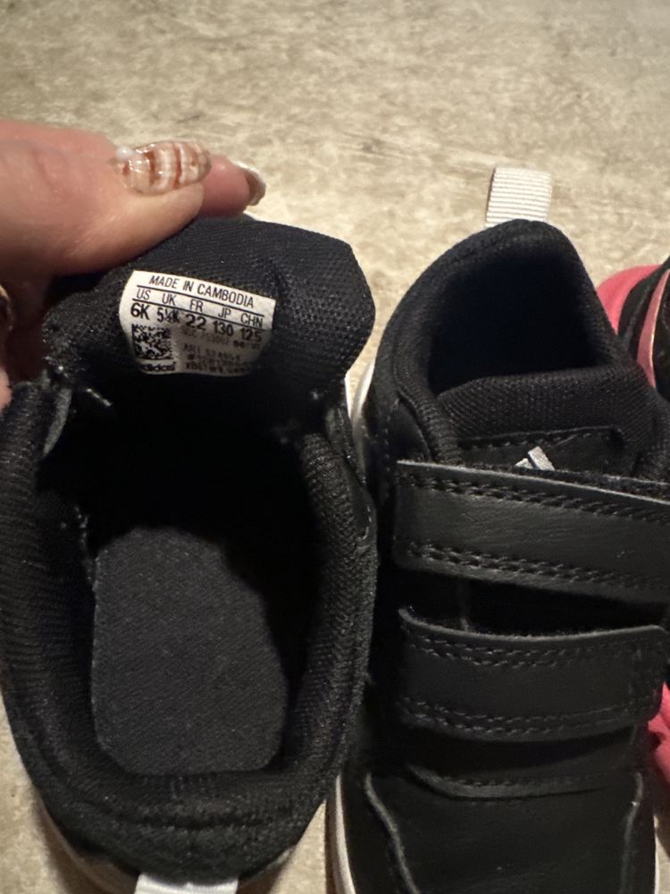 Adidași Nike, Adidas, Puma, Skechers