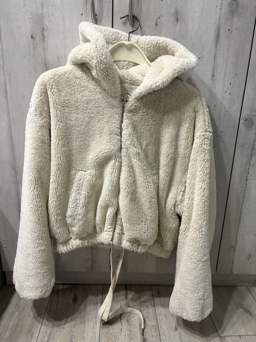 Яке pull and bear M/L размер 30лв
