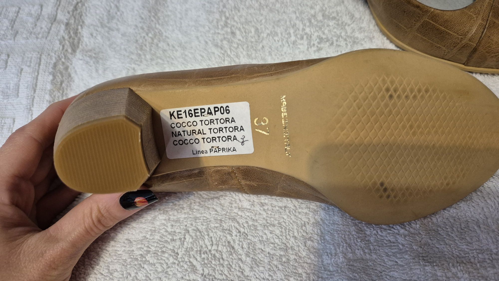 Vand pantofi noi piele naturala