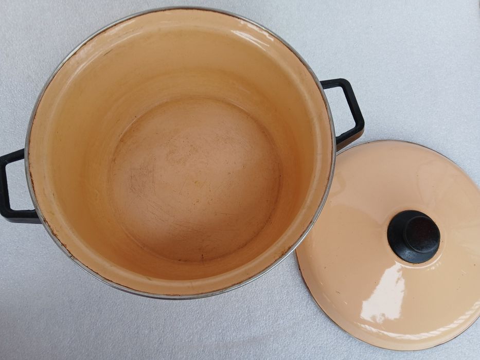 Тенджера за готвене от Шумен