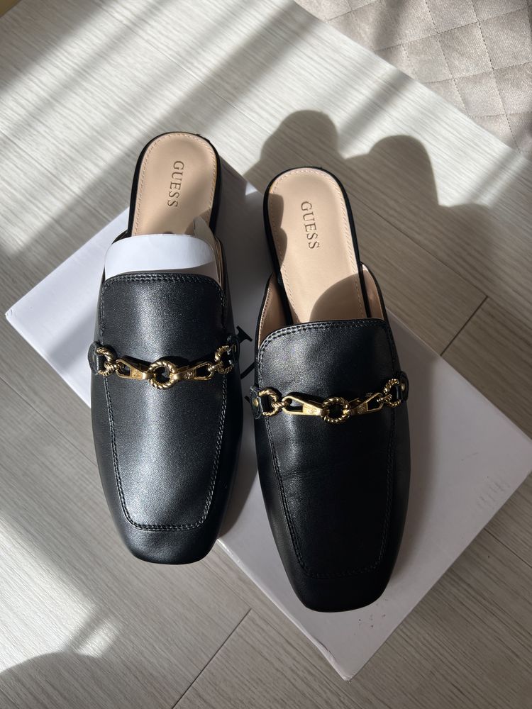 Чехли/лоуфъри Guess, кожени, черни