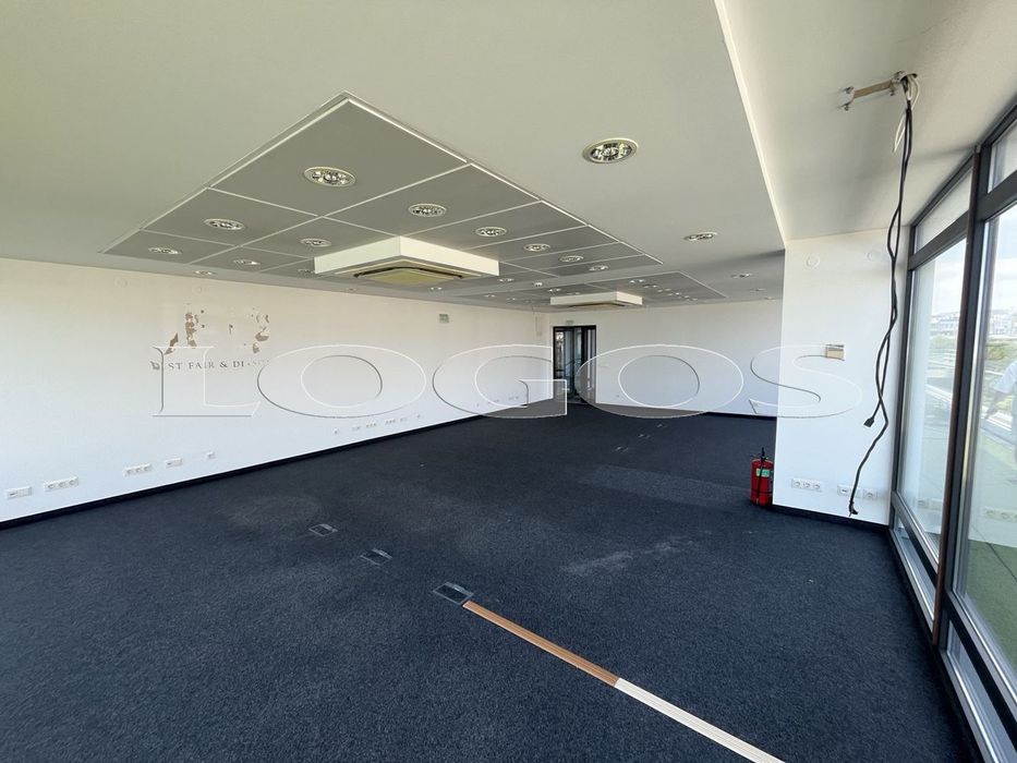 Дава се под наем Офис в Варна, Общината - 500 кв.м за 7500 € - Снимка #3