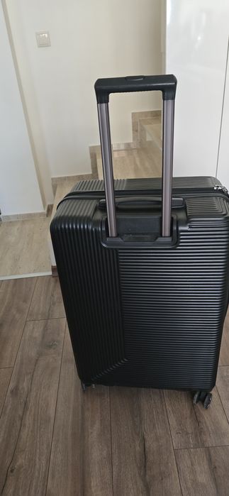 Голям пластмасов куфар