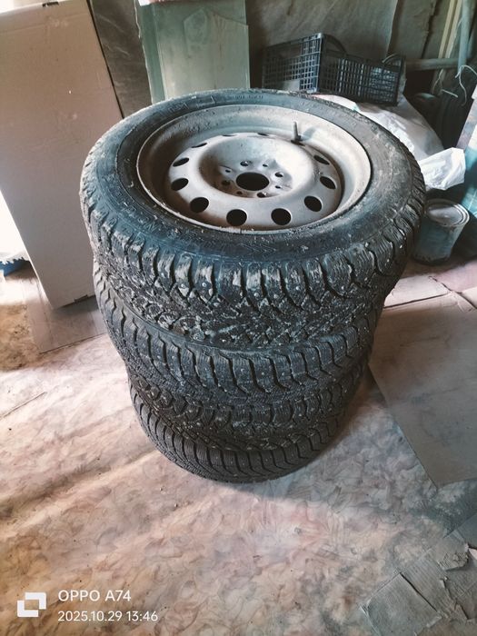 Зимние шины на ваз размер 14 в хорошем состоянии без шишек и порезов