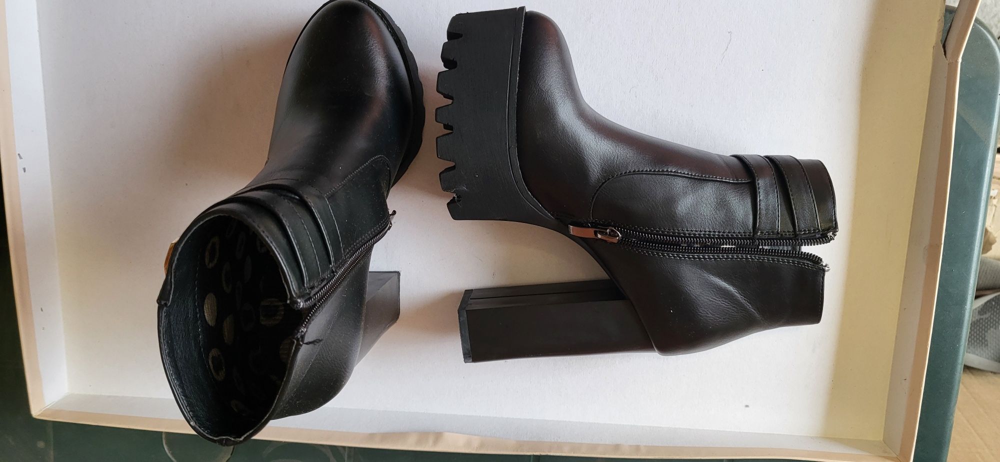Botine imitatie piele