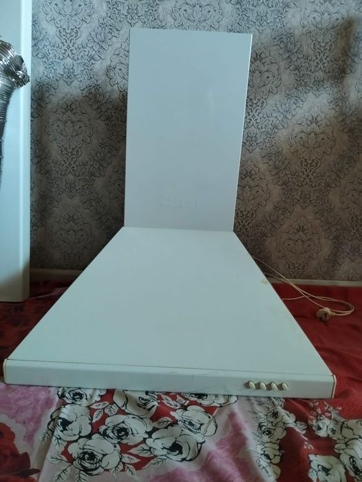 Продам вытяжку хорошего состояния