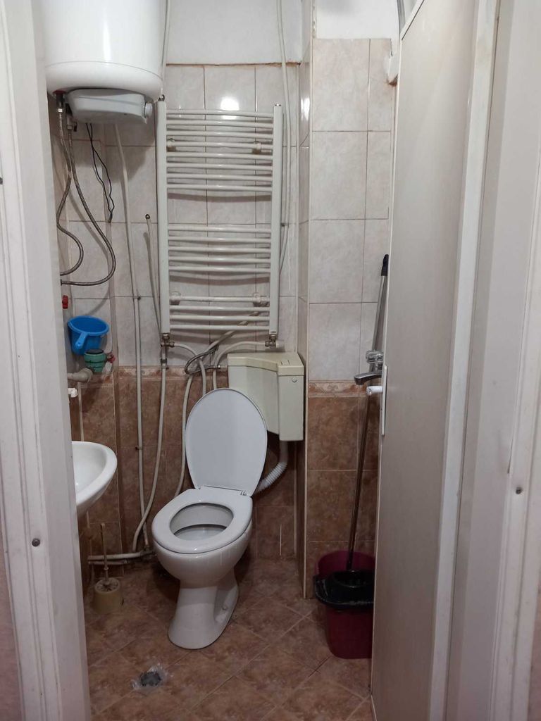 Дава се под наем Двустаен апартамент в Момчилград - 50 кв.м за 127.5 € - Снимка #1