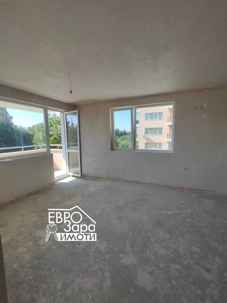 Продава се Тристаен апартамент в Стара Загора, Три чучура - север - 95 кв.м за 1085 €/кв.м - Снимка #1