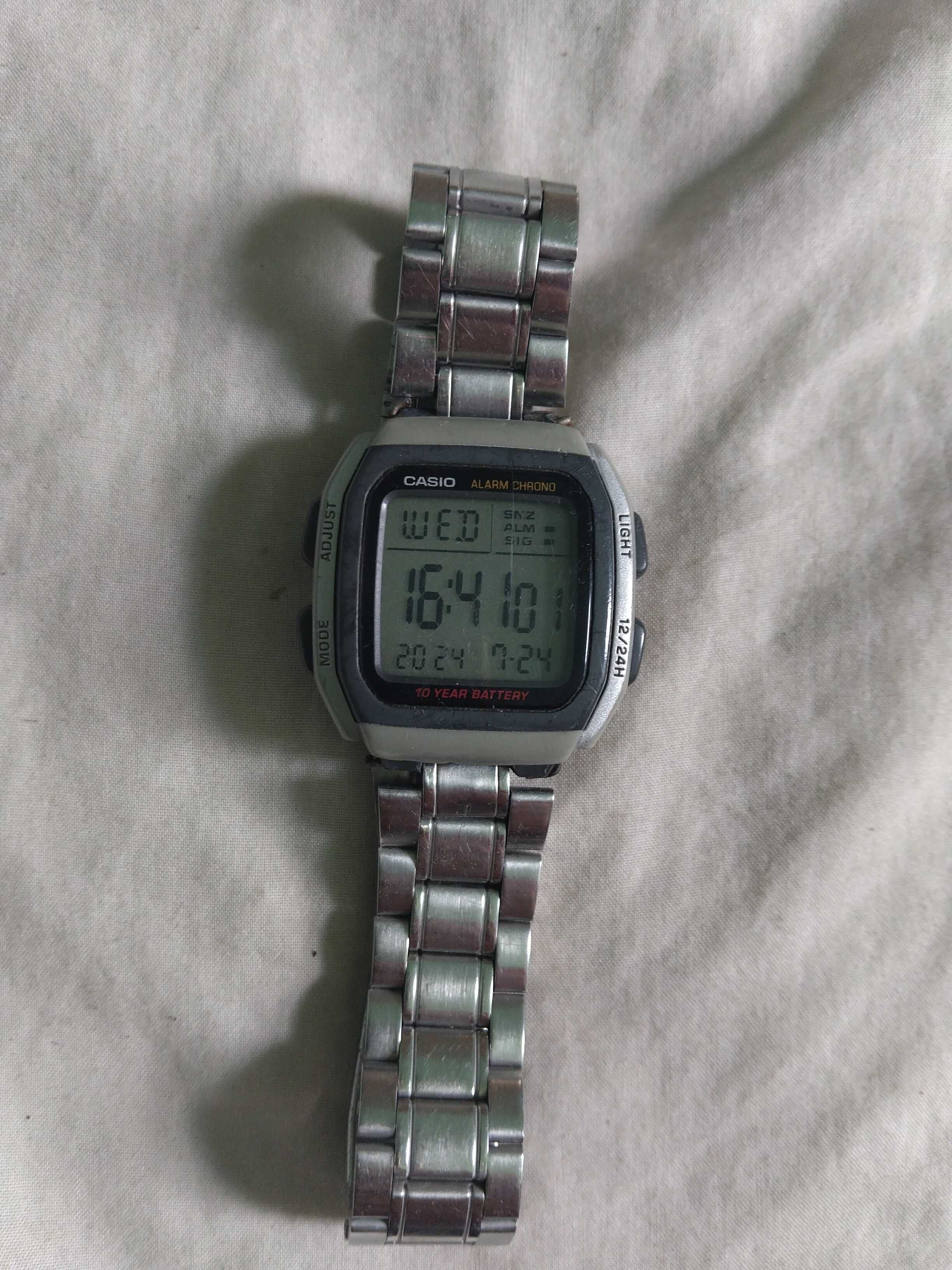 часовник ретромодел casio