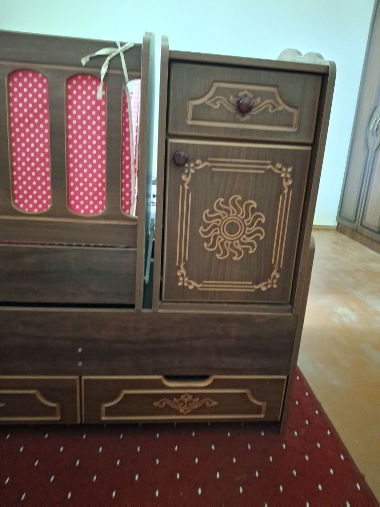 Bolalar uchun belanchak,divan,shkaf 3tasi birda mebel