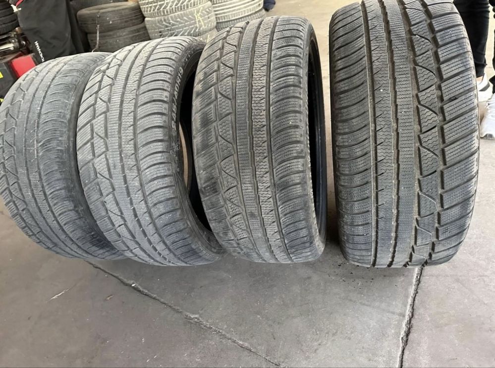 Зимни Гуми 245/40/19