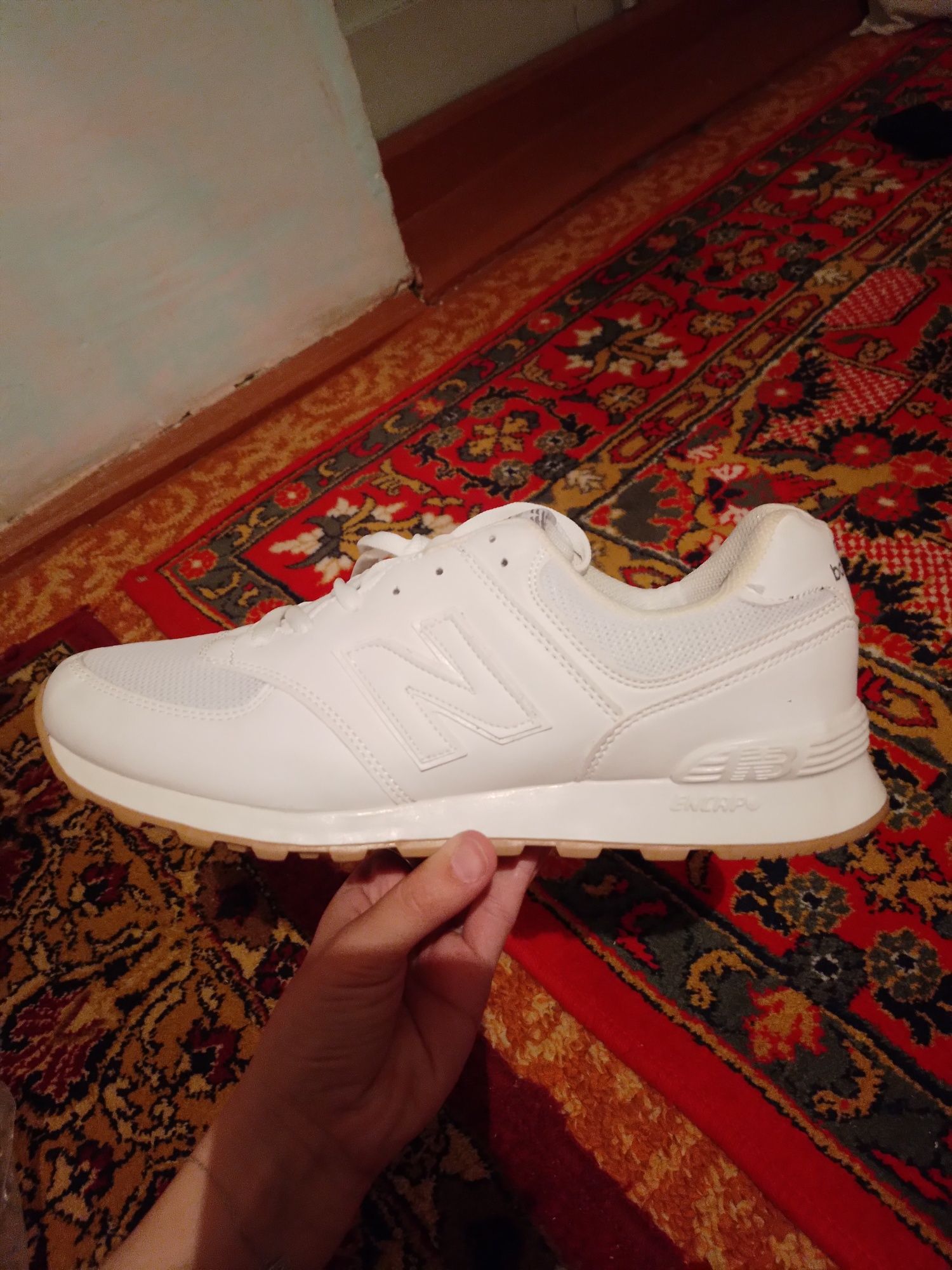New balance белый