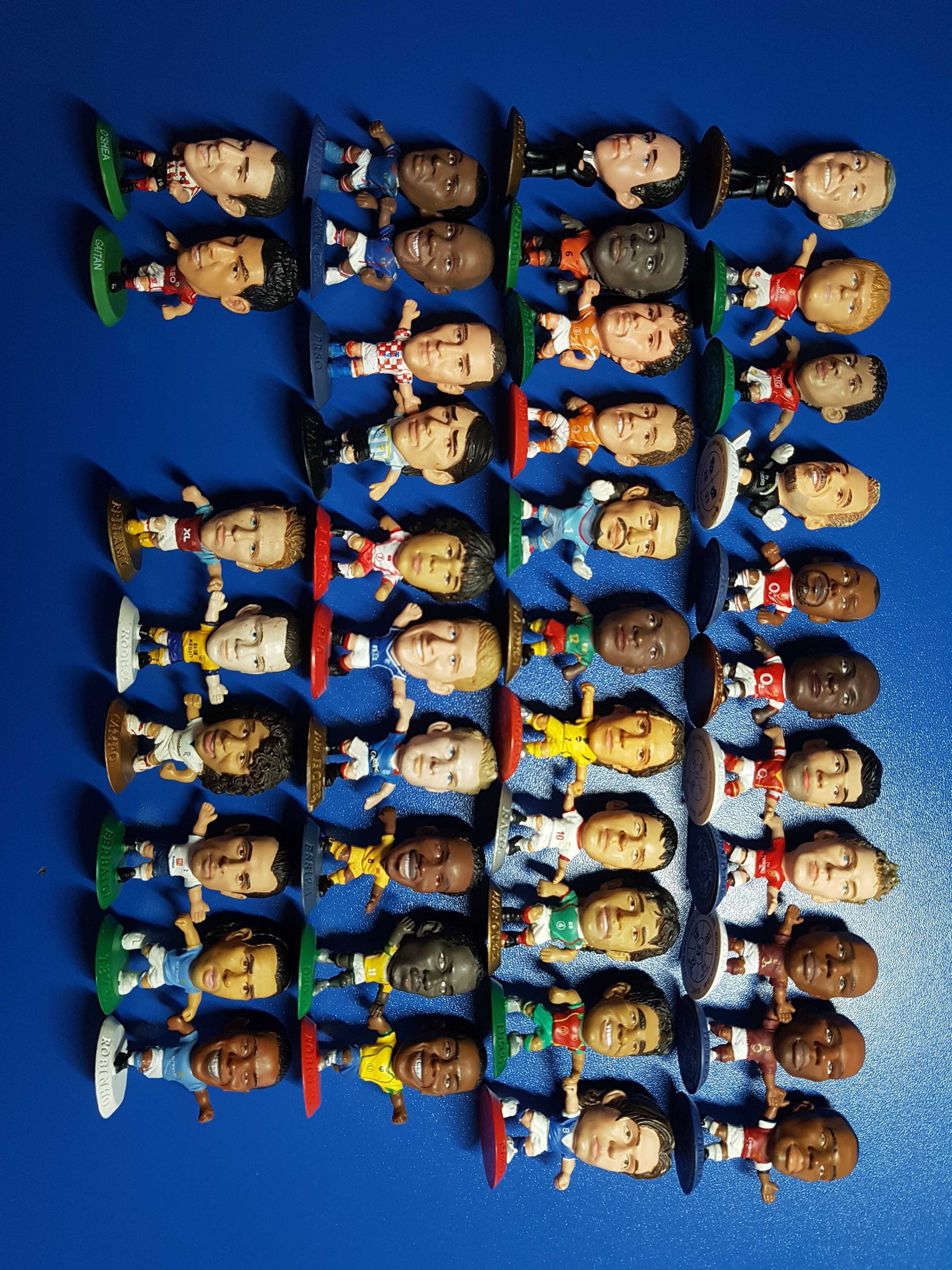 Peste 90 de figurine fotbal Corinthian si SoccerStarz