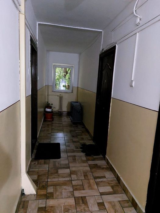 PROPRIETAR  închiriez garsoniera confort 1 cu balcon