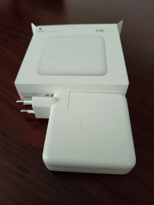 USB-C 96W Power Adapter