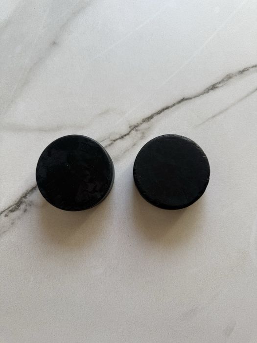 Продам хоккейные шайбы