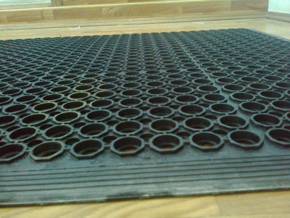 Резиновый ячеистый Грязезащитный коврик "ресторанный"