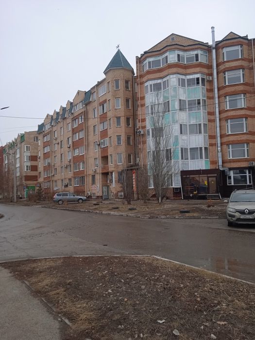 Сдаётся двухкомнатная квартира в аренду 5 микрорайон 6 етажного дома .