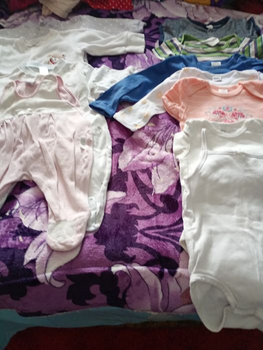 Vând set body 10bucati la 75 lei