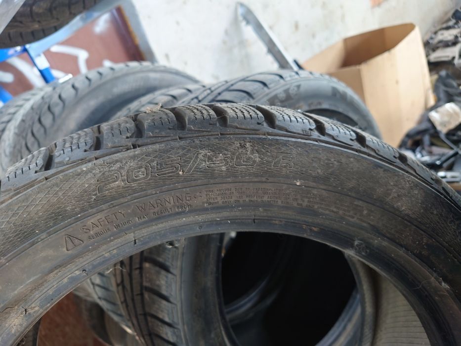1бр гума.  205 50 17 зимна bmw бмв