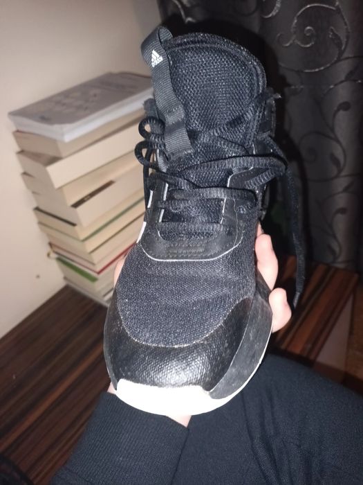 Vând adidas,i adidas negri și NIKE revolution  rosu