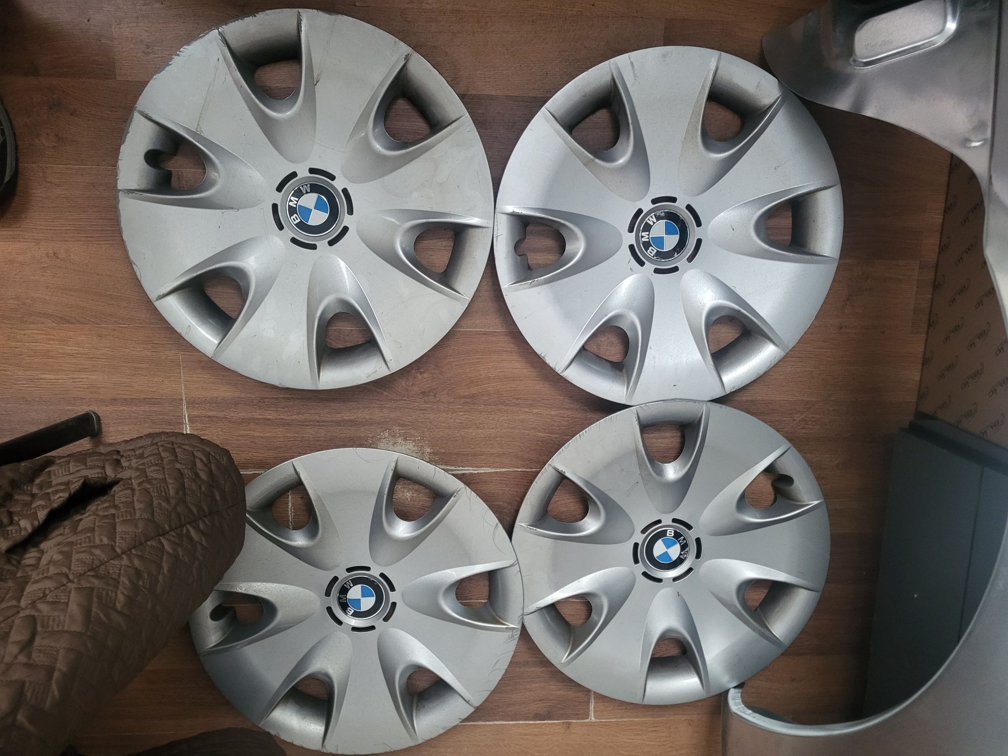 Jante tablă 16"+capace originale BMW seria 1