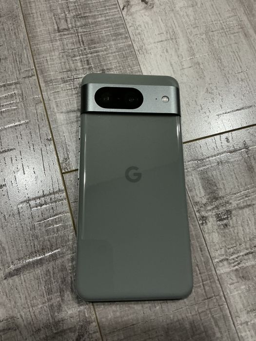 Pixel 8.  8/128GB