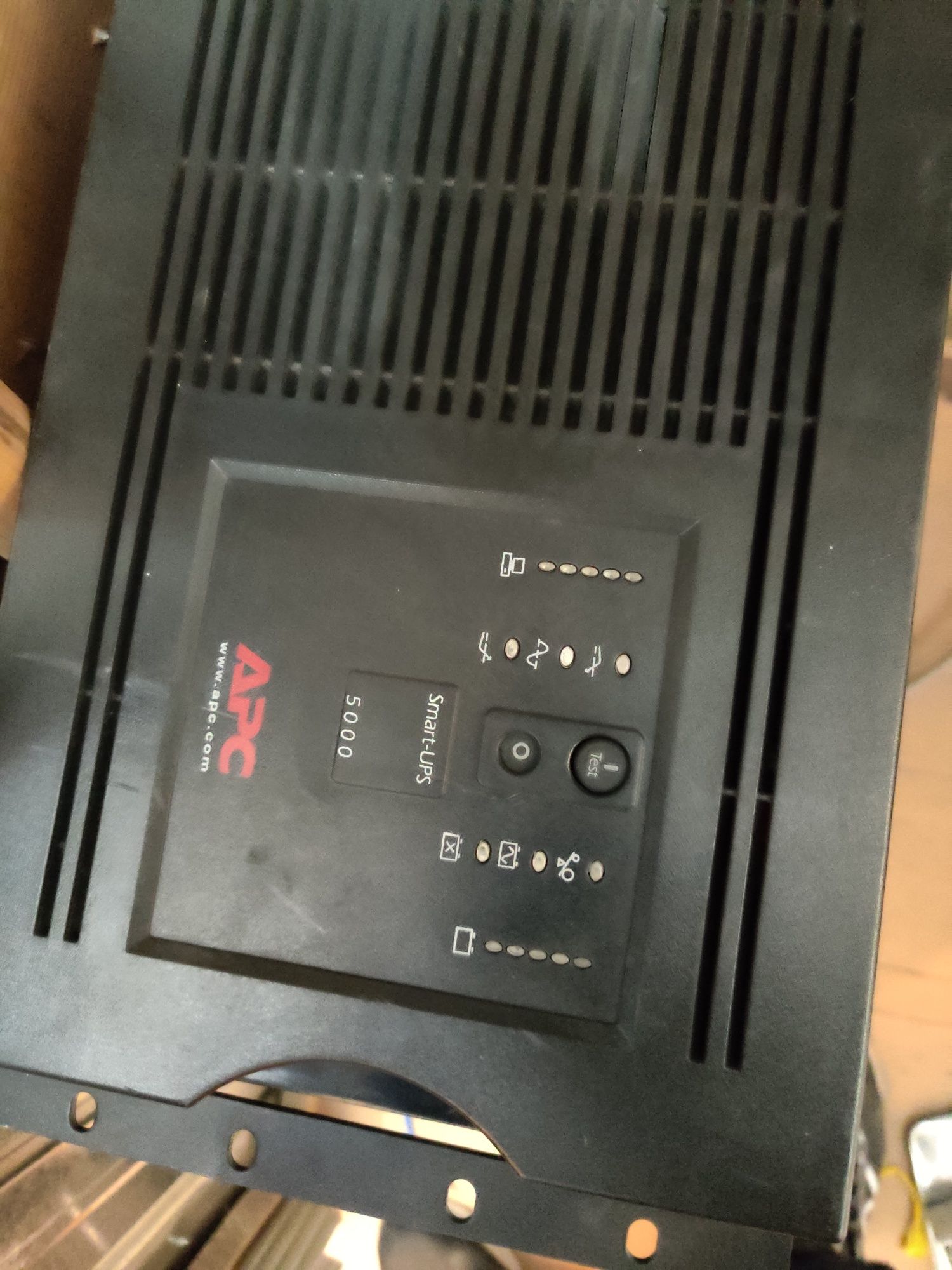 APC 5000 ups invertor 48v