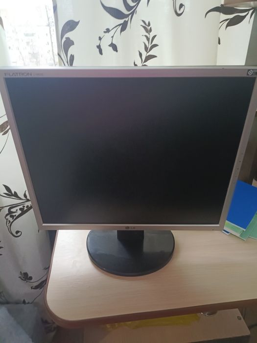 Отдам бесплатно монитор