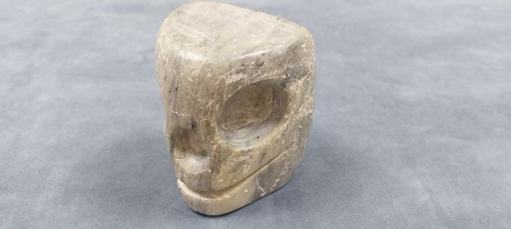 "Череп" от камък