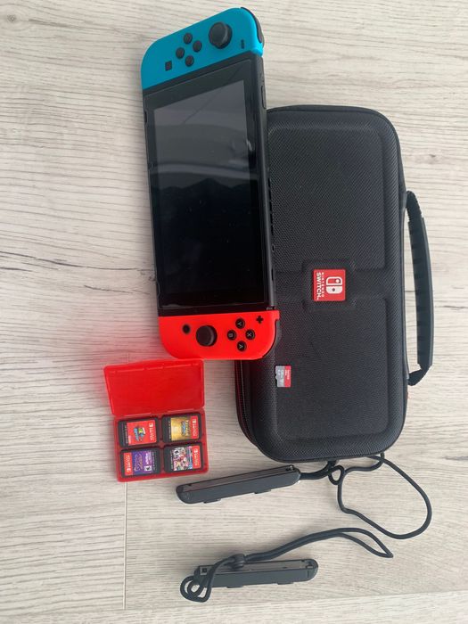 Nintendo Switch Пълен комплект