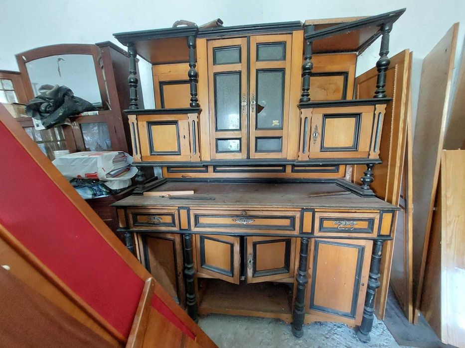 Mobiier vechi clasic